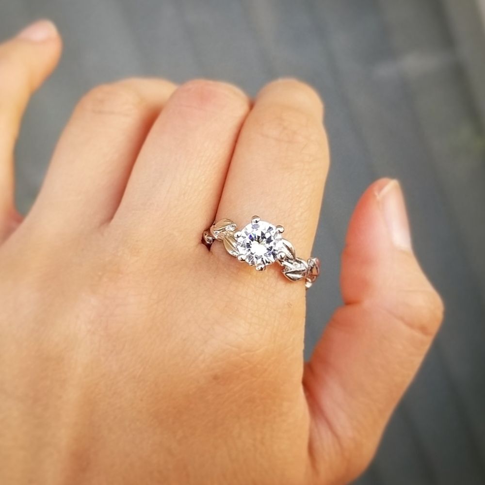 💎NEW💎 OLIVE LEAF BAND SIMULATED DIAMOND RING - Picture 5 of 8